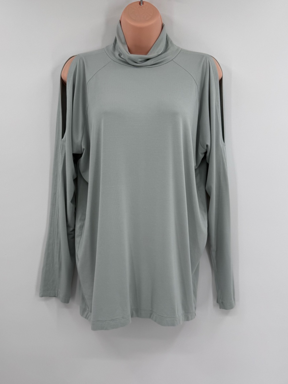 Athleta Cold Shoulder Turtleneck Long Sleeve Top | Coast Grey | Medium - Picture 4 of 8